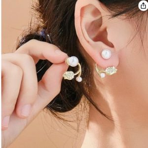 Modern Women’s Pearl Earrings
